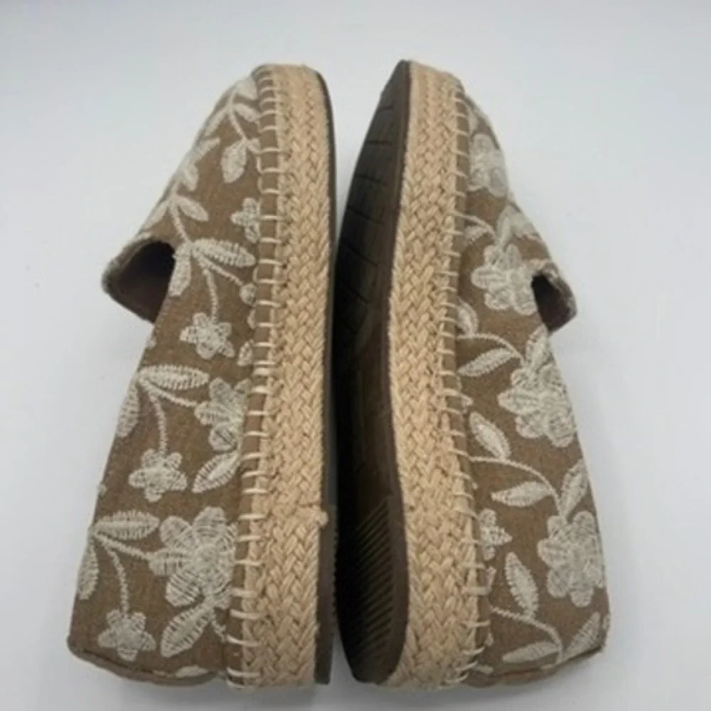 Joie Cara Espadrille Sz 7.5 EUC Natural Floral Embroidered Slip On Flats Loafer